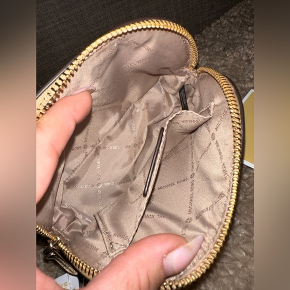 NWT 💛 Michael Kors Cosmetic Bag - Picture 7 of 8